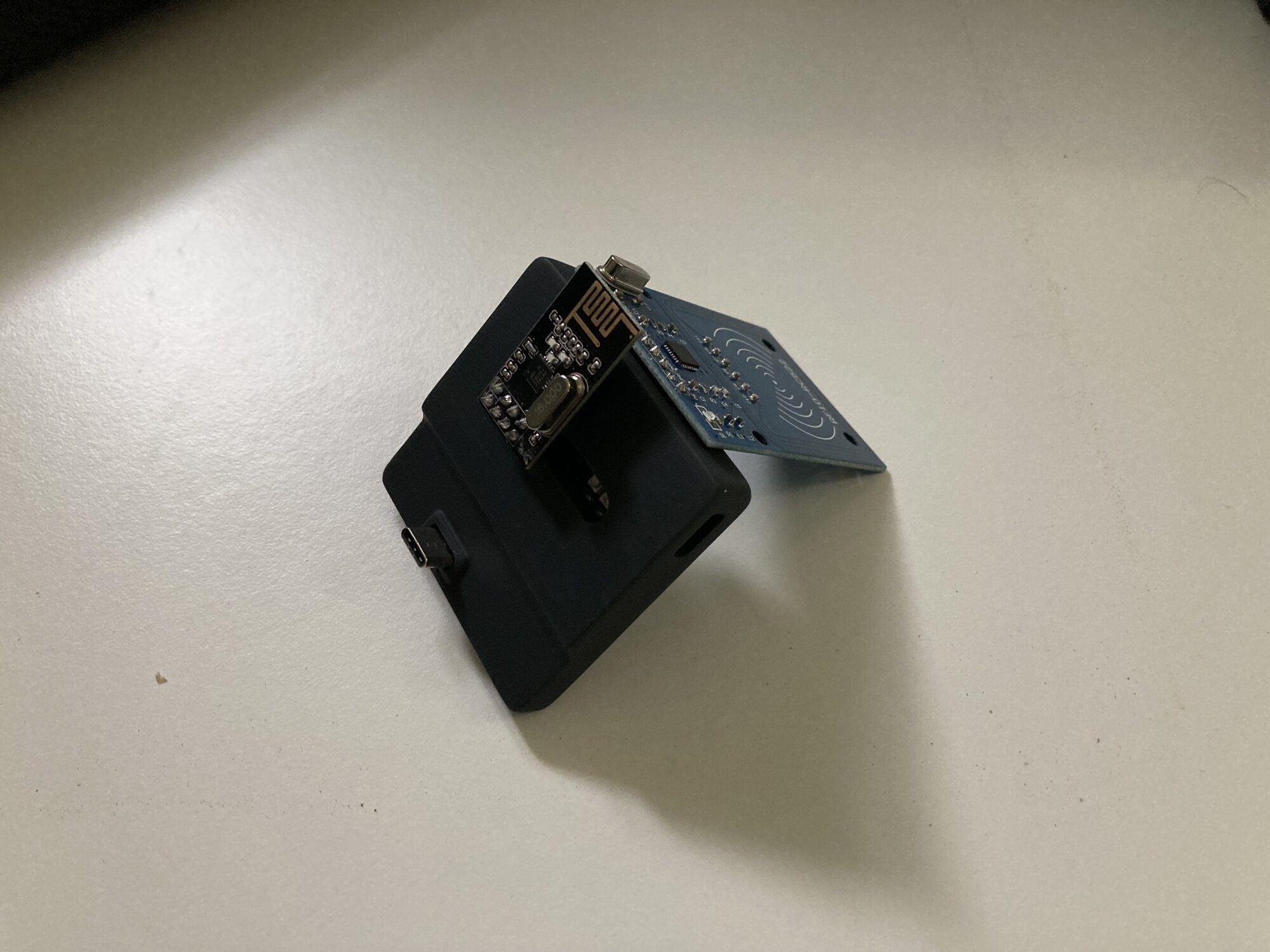 EMWaver Air case, angled